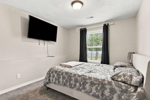 1807 E Costa Mesa Court, Ozark, MO 65721