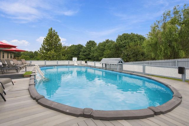 1807 E Costa Mesa Court, Ozark, MO 65721