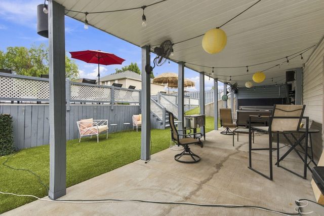 1807 E Costa Mesa Court, Ozark, MO 65721