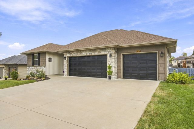 1807 E Costa Mesa Court, Ozark, MO 65721