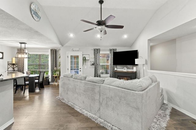 1807 E Costa Mesa Court, Ozark, MO 65721