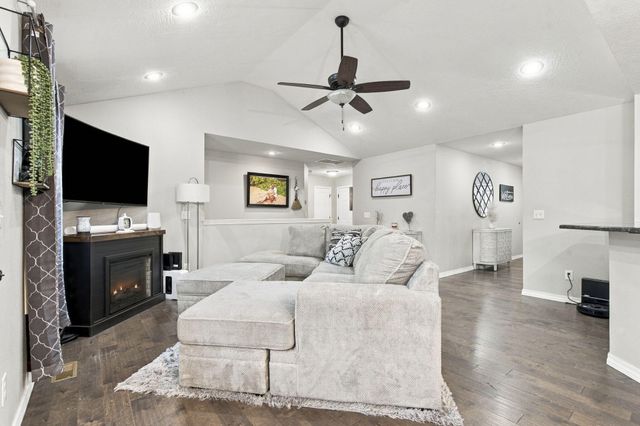 1807 E Costa Mesa Court, Ozark, MO 65721