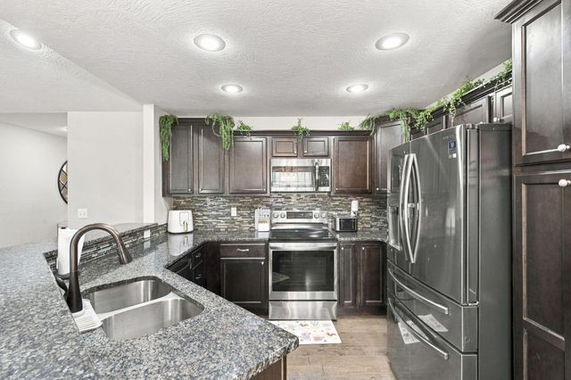 1807 E Costa Mesa Court, Ozark, MO 65721