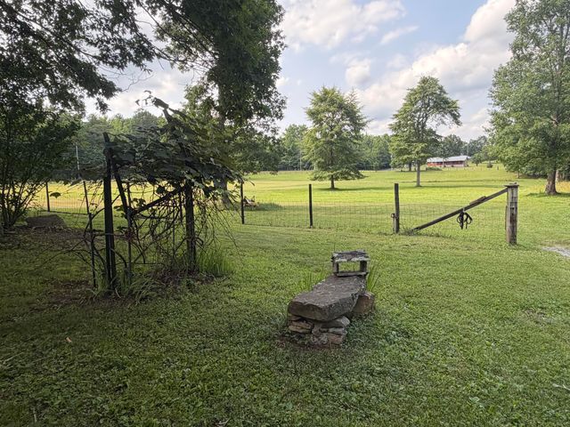 1200 T Crowe Road, Soddy Daisy, TN 37379