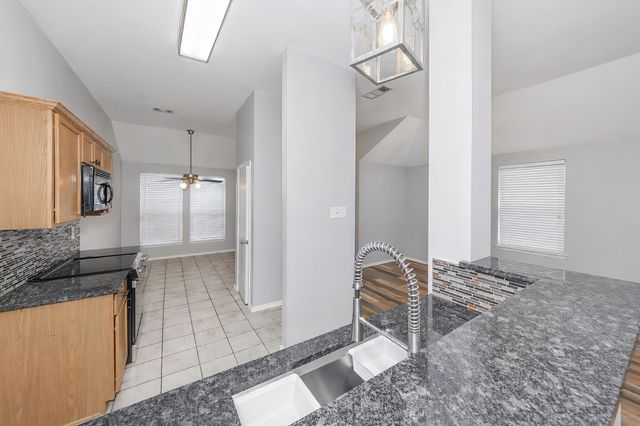 9249 Conestoga Drive, Fort Worth, TX 76131