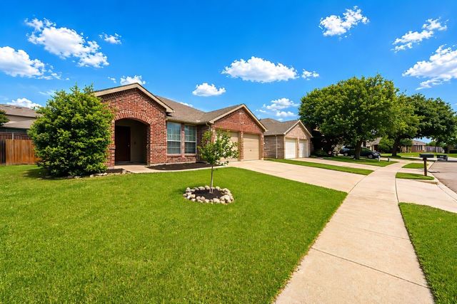 9249 Conestoga Drive, Fort Worth, TX 76131