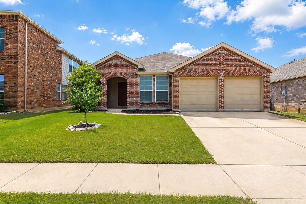 9249 Conestoga Drive, Fort Worth, TX 76131