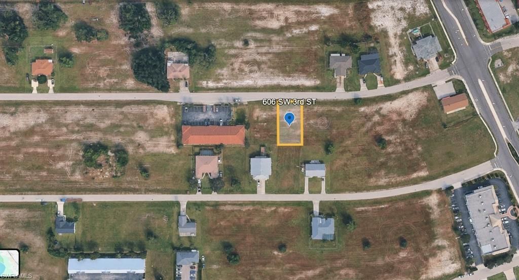 Image 3 of property listing at 606 SW 3rd ST, Cape Coral, FL 33991