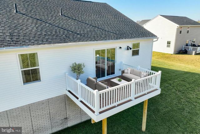 77 SUMMERFIELD DR, Hanover, PA 17331