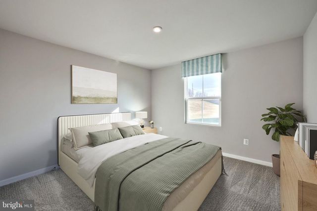 77 SUMMERFIELD DR, Hanover, PA 17331