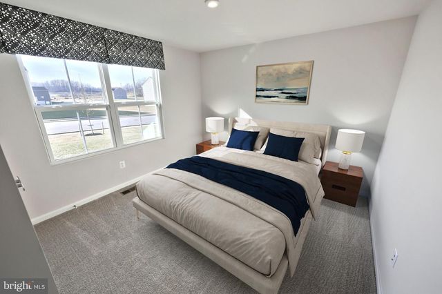 77 SUMMERFIELD DR, Hanover, PA 17331