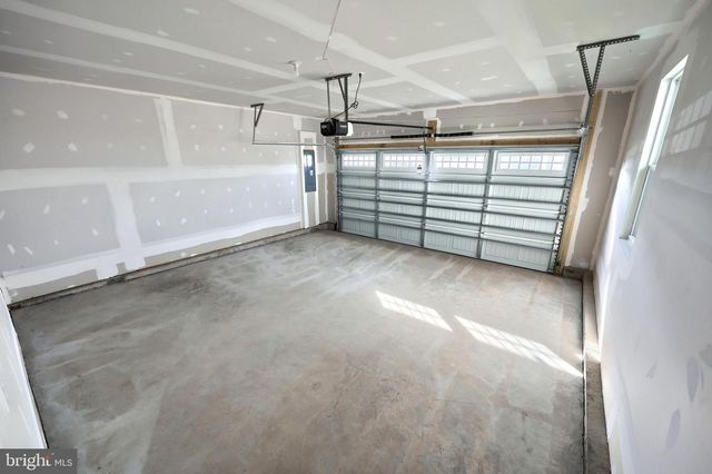 77 SUMMERFIELD DR, Hanover, PA 17331