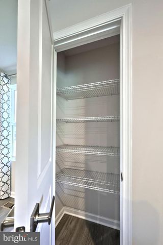 77 SUMMERFIELD DR, Hanover, PA 17331