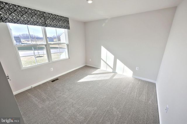 77 SUMMERFIELD DR, Hanover, PA 17331