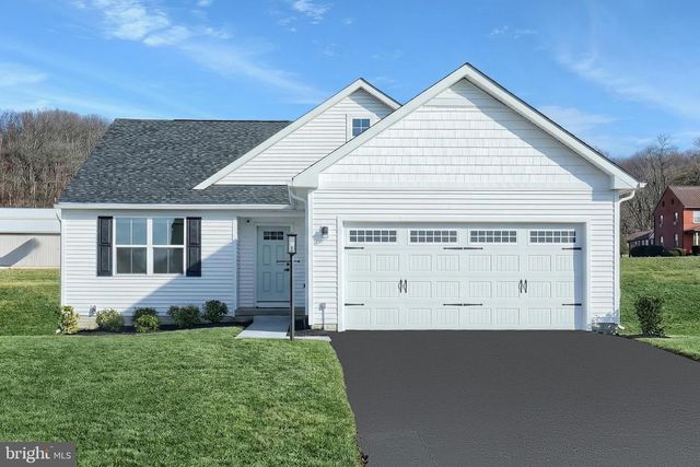 77 SUMMERFIELD DR, Hanover, PA 17331