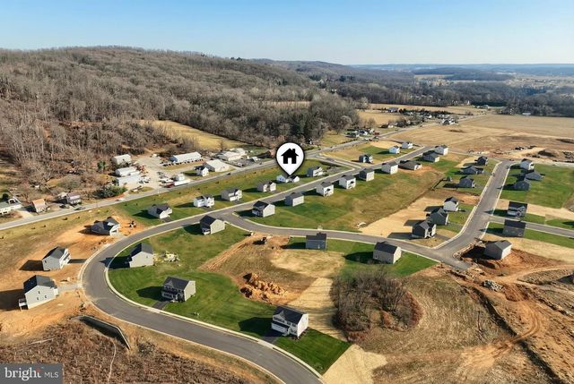 77 SUMMERFIELD DR, Hanover, PA 17331