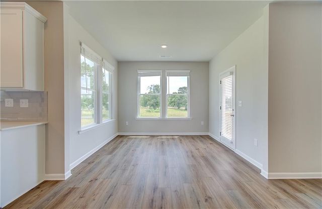 274 Arnewood Circle, Mcdonough, GA 30253