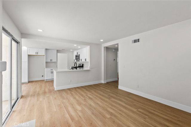 585 Hamilton Drive, Corona, CA 92879