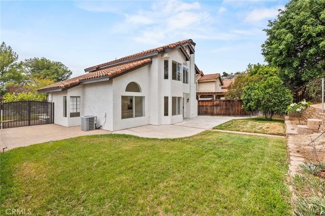 585 Hamilton Drive, Corona, CA 92879