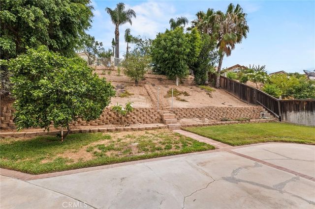 585 Hamilton Drive, Corona, CA 92879