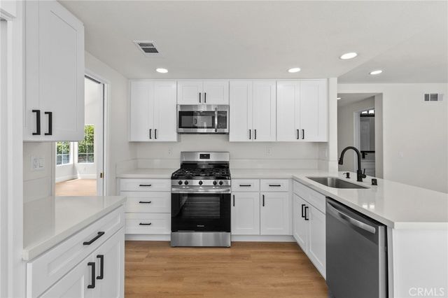 585 Hamilton Drive, Corona, CA 92879