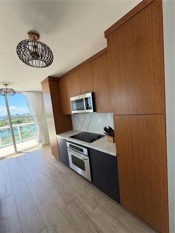 6365 Collins Avenue 1407, Miami Beach, FL 33141
