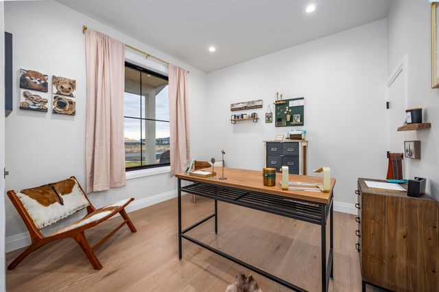 6501 Lazy B Drive, Pasco, WA 99301