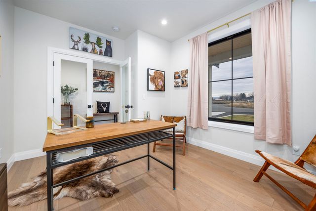 6501 Lazy B Drive, Pasco, WA 99301