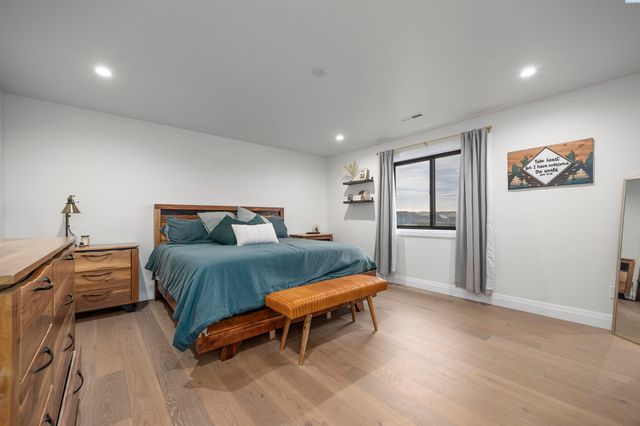 6501 Lazy B Drive, Pasco, WA 99301