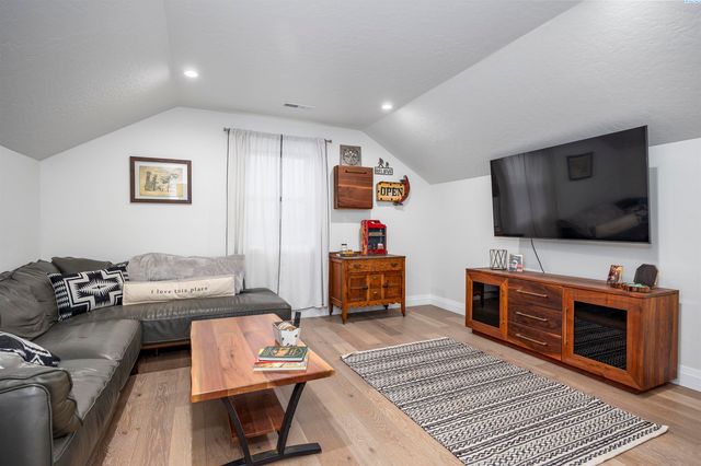 6501 Lazy B Drive, Pasco, WA 99301