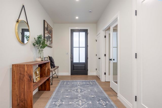 6501 Lazy B Drive, Pasco, WA 99301