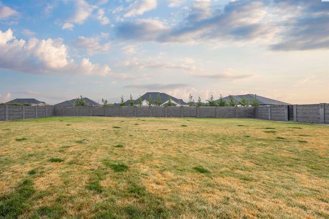 6501 Lazy B Drive, Pasco, WA 99301