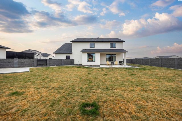 6501 Lazy B Drive, Pasco, WA 99301