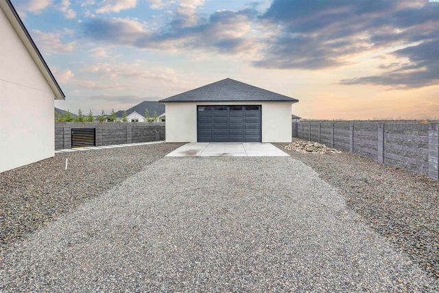 6501 Lazy B Drive, Pasco, WA 99301