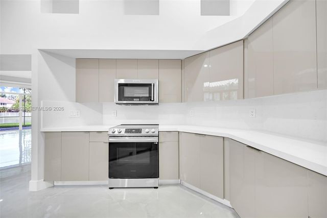 2553 Bay Pointe Drive, Weston, FL 33327