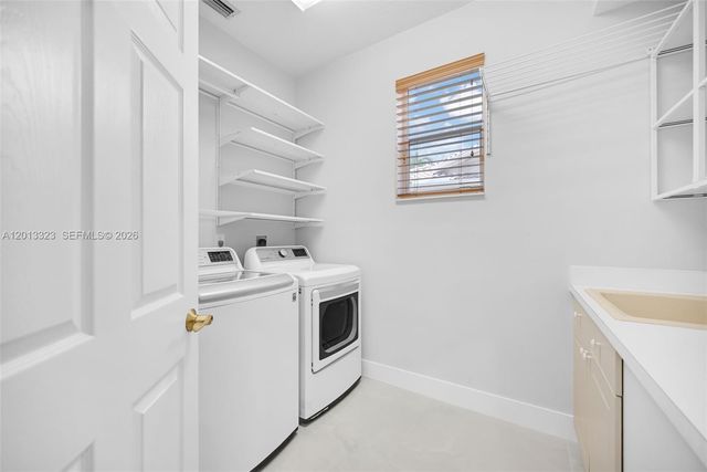 2553 Bay Pointe Drive, Weston, FL 33327