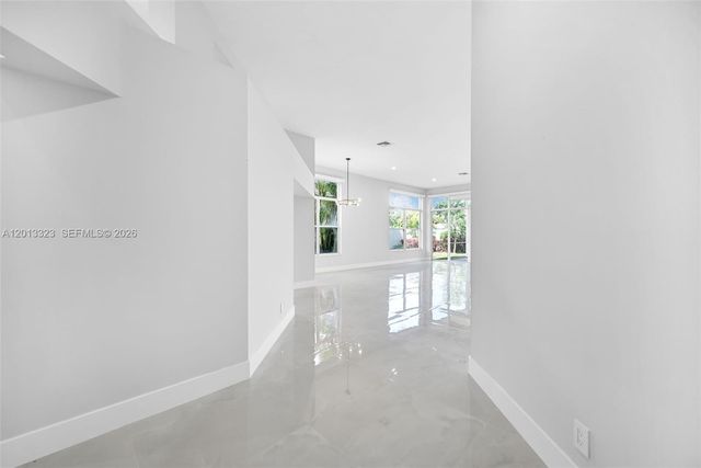 2553 Bay Pointe Drive, Weston, FL 33327