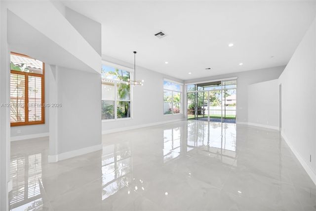 2553 Bay Pointe Drive, Weston, FL 33327