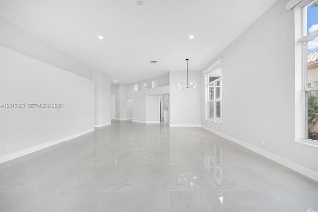 2553 Bay Pointe Drive, Weston, FL 33327