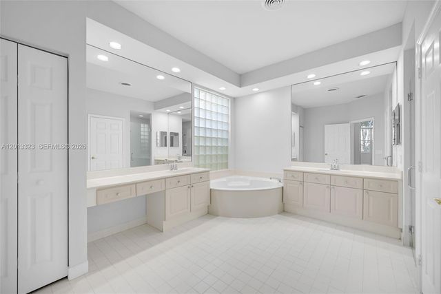 2553 Bay Pointe Drive, Weston, FL 33327