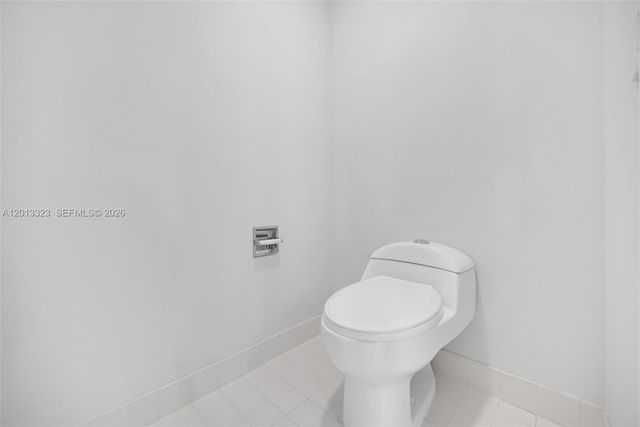 2553 Bay Pointe Drive, Weston, FL 33327