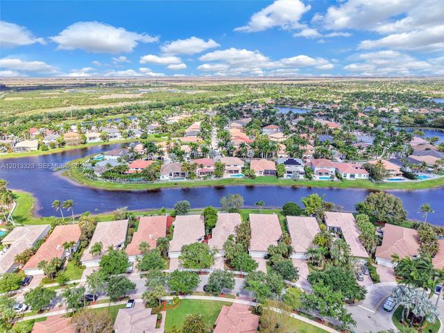 2553 Bay Pointe Drive, Weston, FL 33327