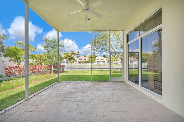 2553 Bay Pointe Drive, Weston, FL 33327