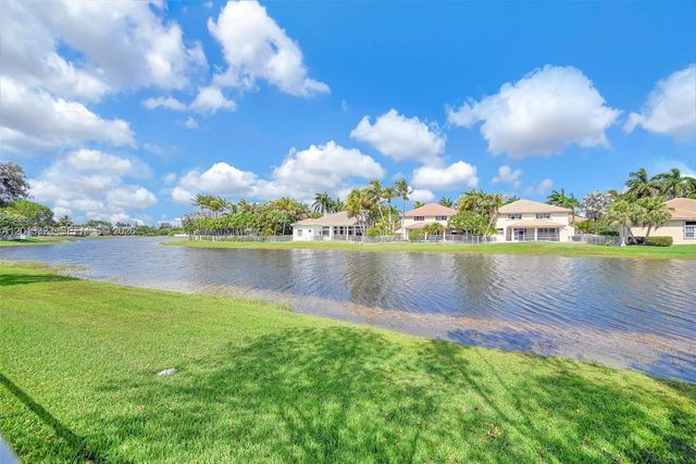 2553 Bay Pointe Drive, Weston, FL 33327