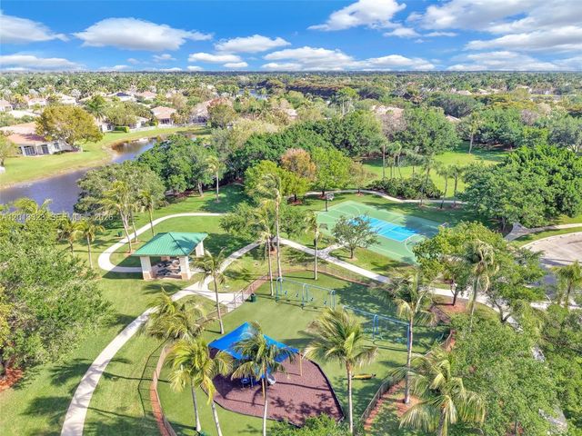 2553 Bay Pointe Drive, Weston, FL 33327