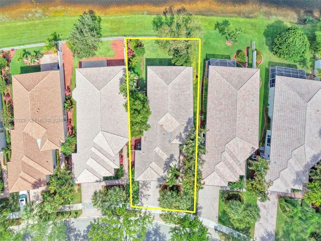 2553 Bay Pointe Drive, Weston, FL 33327