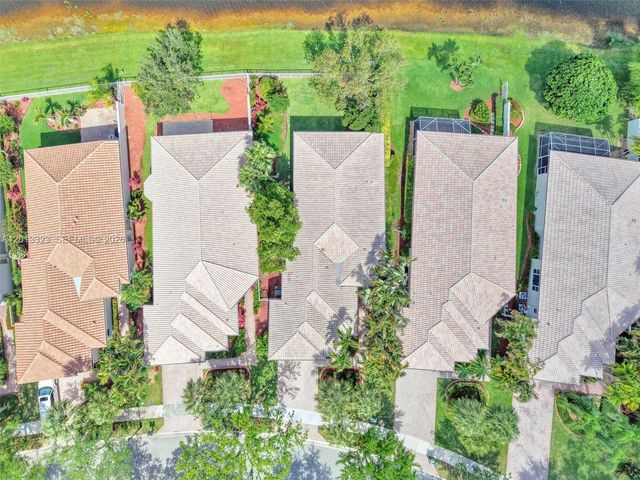 2553 Bay Pointe Drive, Weston, FL 33327