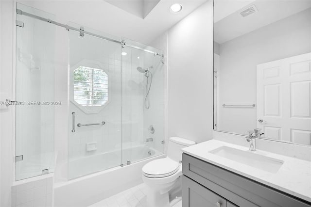 2553 Bay Pointe Drive, Weston, FL 33327