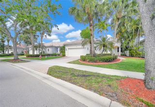 2553 Bay Pointe Drive, Weston, FL 33327