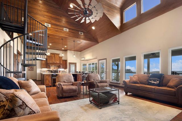 388 County Road 5597, Chireno, TX 75937